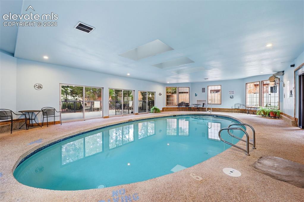 Image 37 of 40: Pool