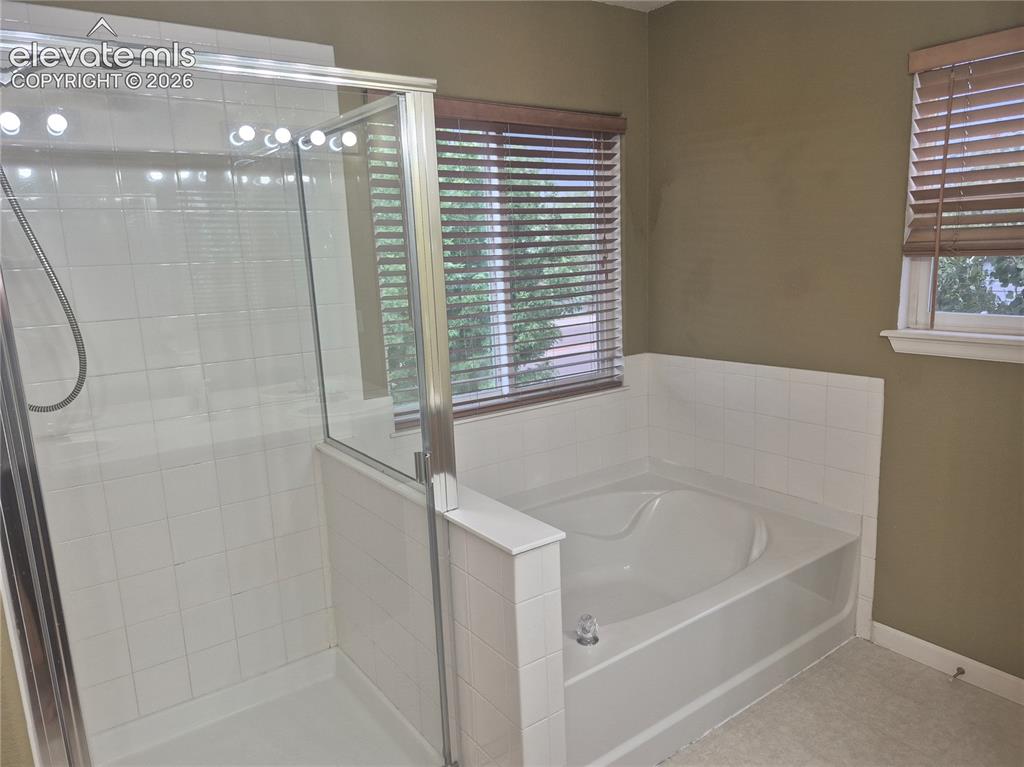 Image 34 of 49: Bathroom