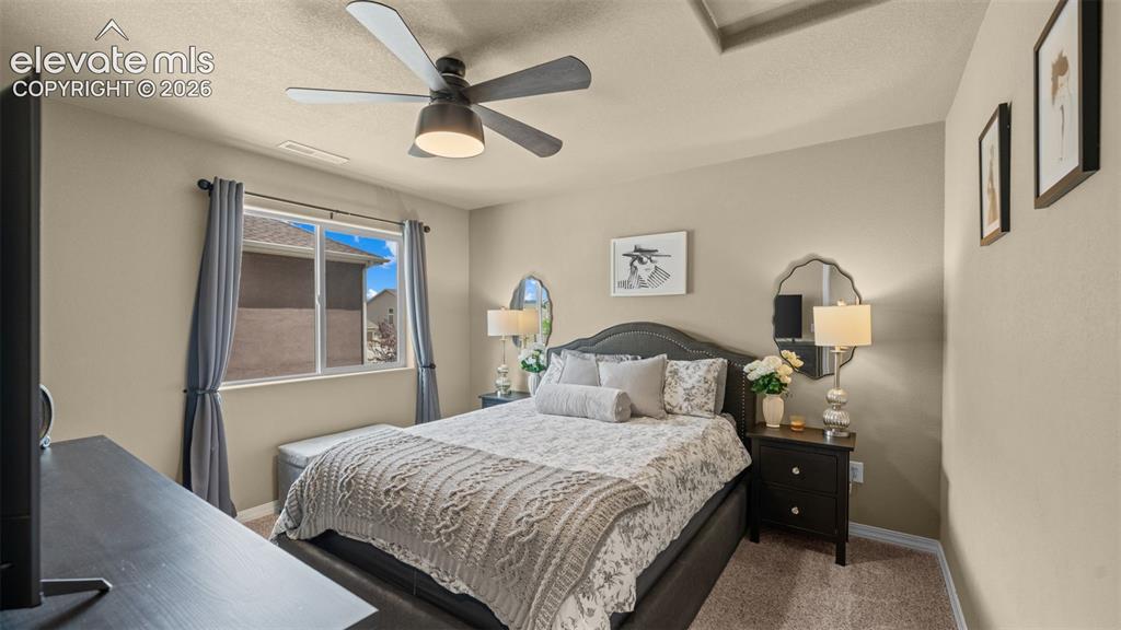 Image 20 of 41: Recessed ceiling with integrated lighting