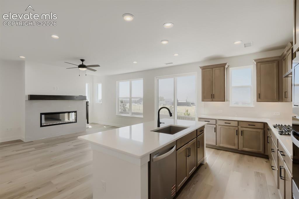 Image 8 of 26: Kitchen