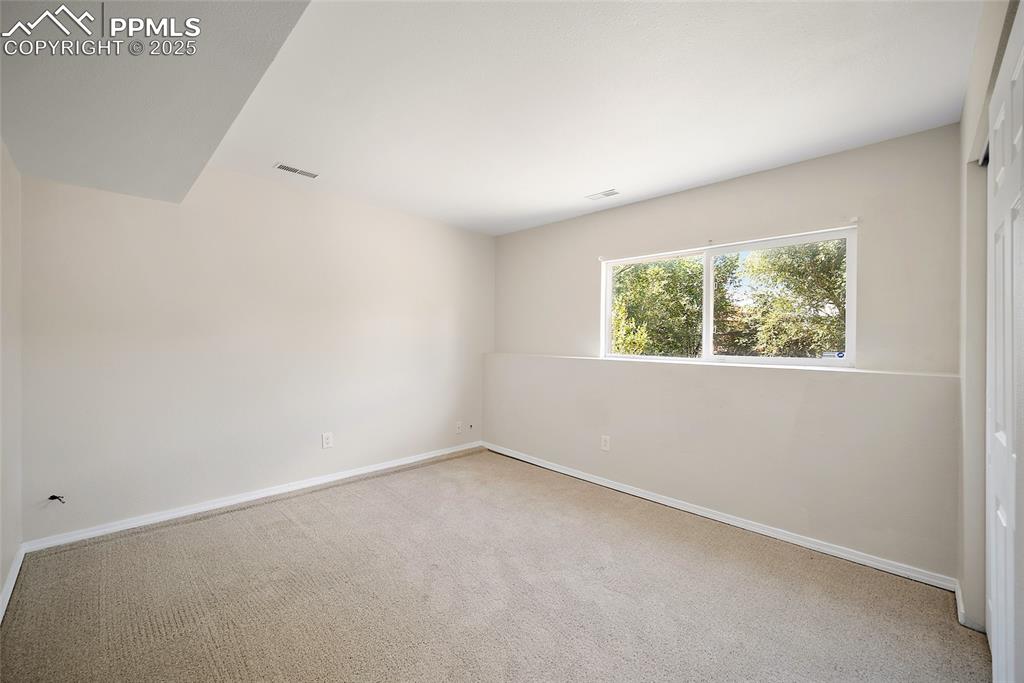 Image 15 of 33: Bedroom