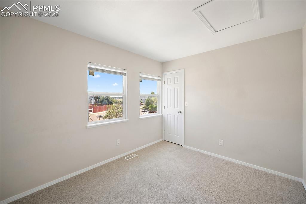 Image 17 of 33: Bedroom