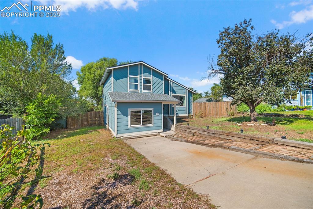 Image 3 of 33: Front of Structure