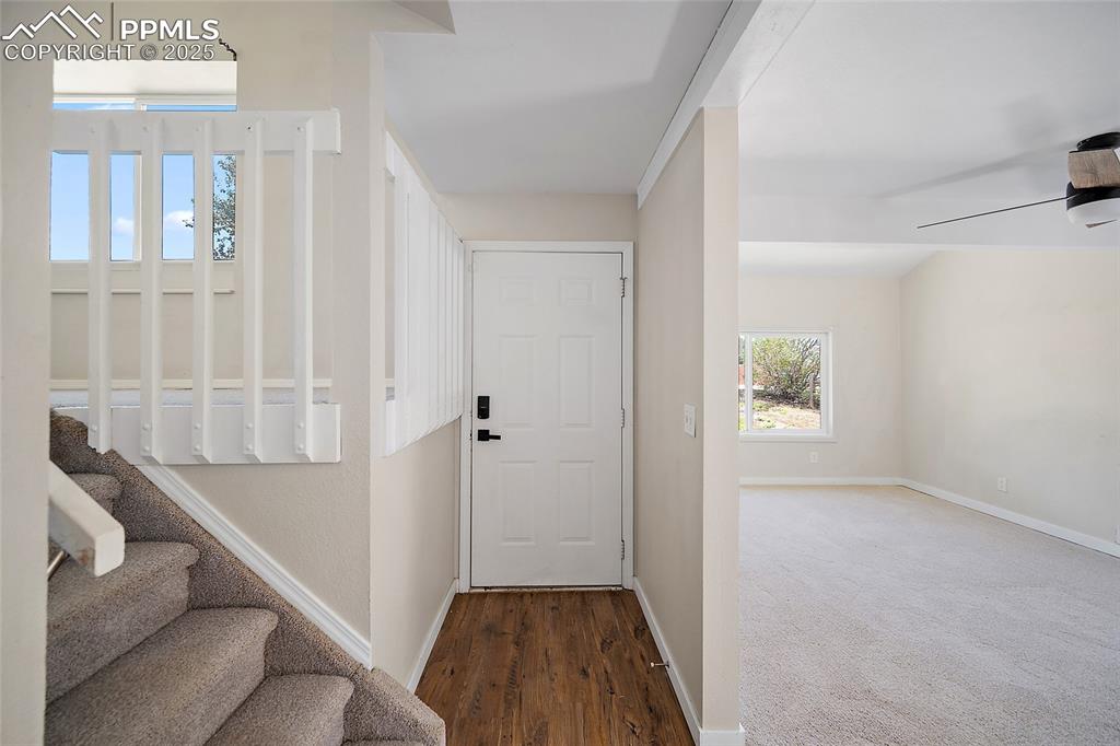 Image 4 of 33: Entry