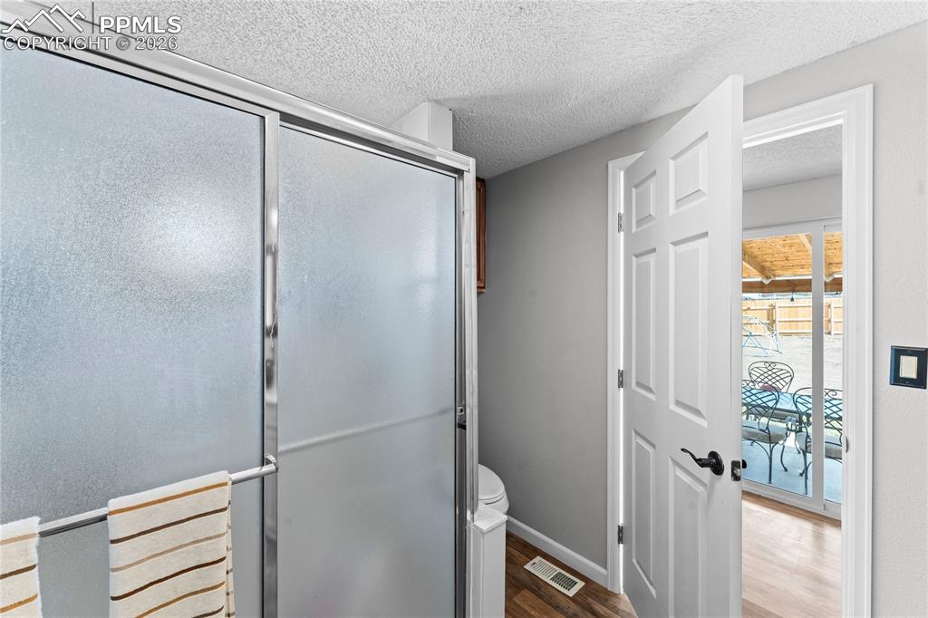 Image 17 of 29: Bathroom