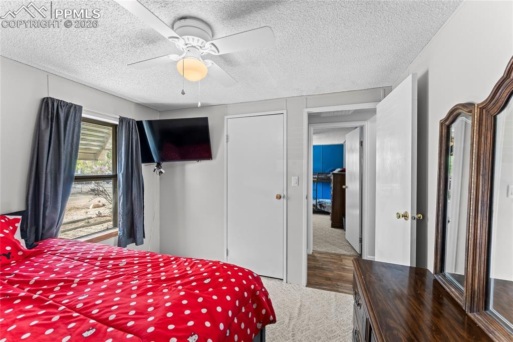 Image 20 of 29: Bedroom