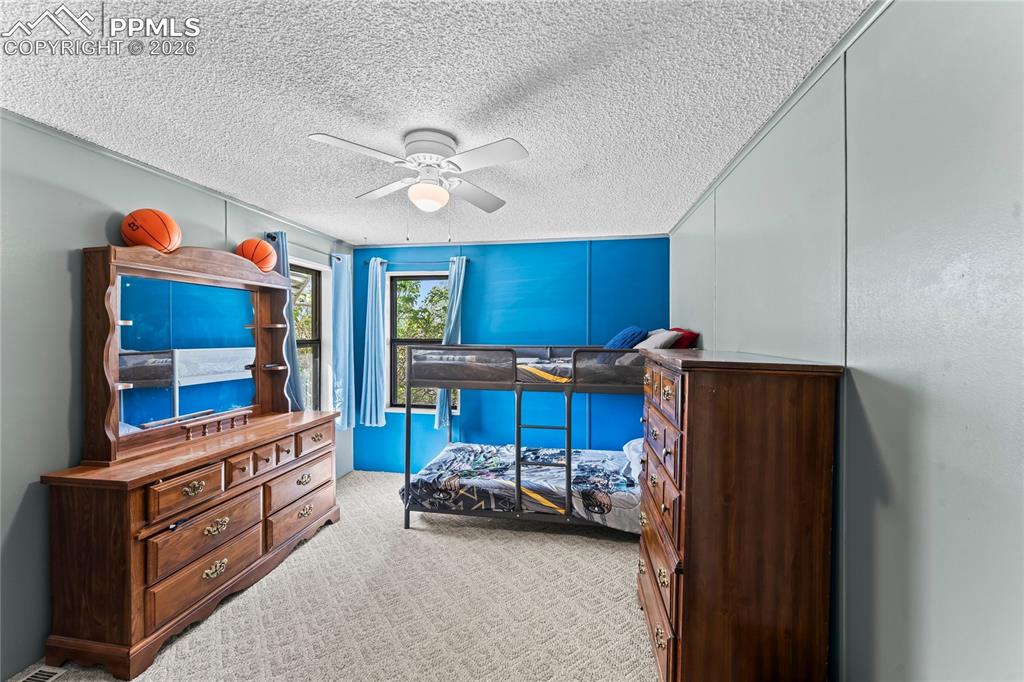 Image 21 of 29: Bedroom