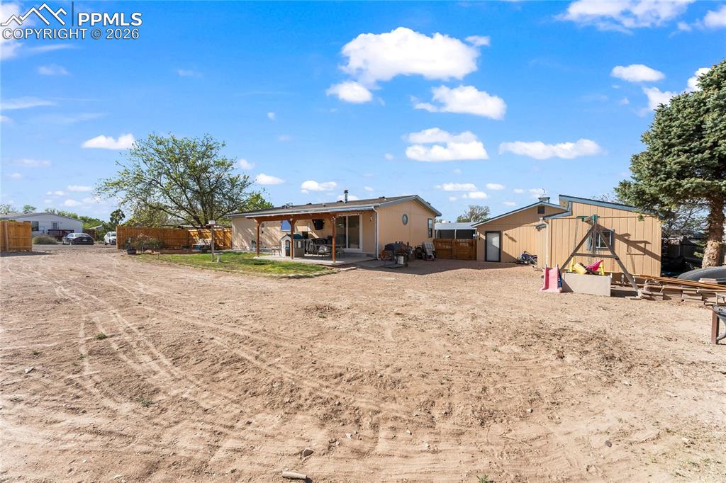 Image 26 of 29: Back of Structure