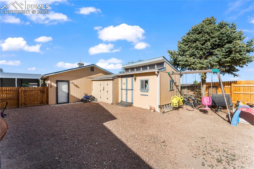 Image 28 of 29: Back of Structure