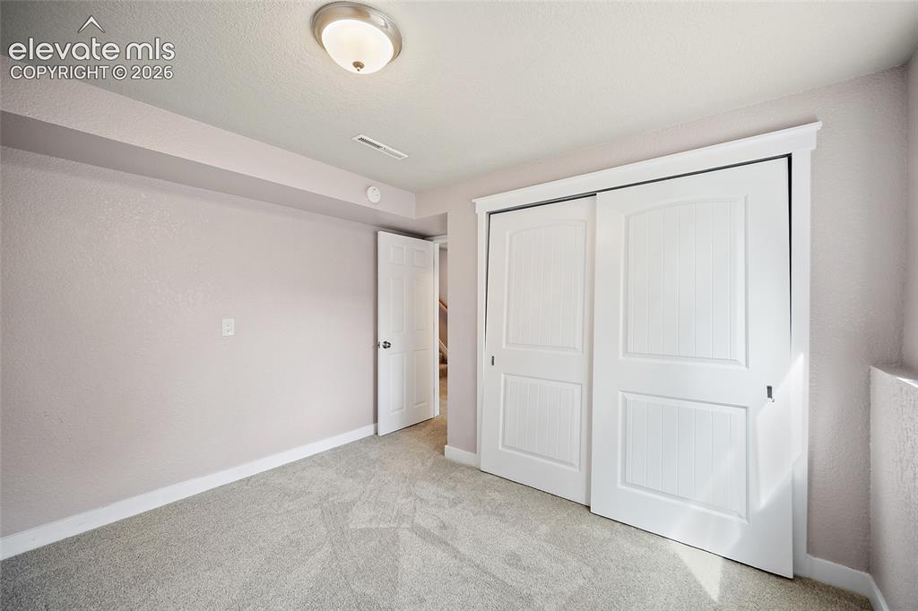 Image 15 of 40: Bedroom