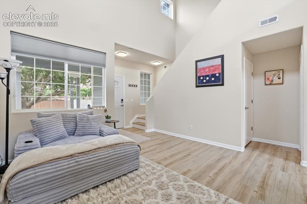 Image 6 of 27: Family Room