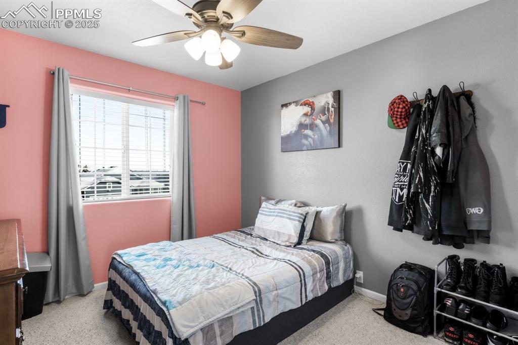 Image 11 of 22: Bedroom