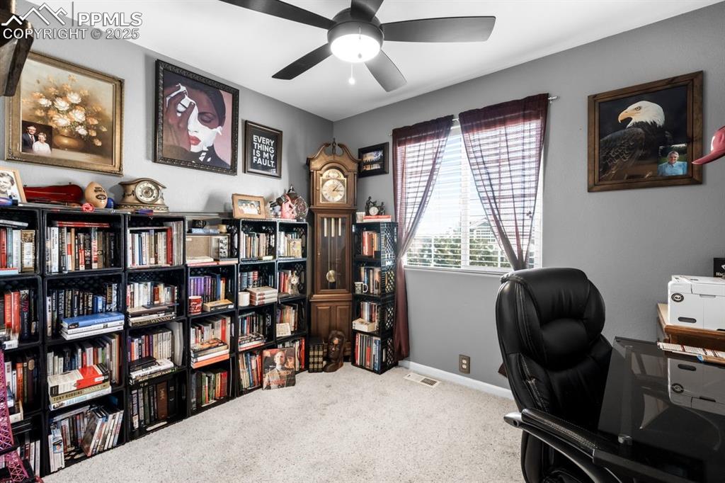 Image 13 of 22: Office