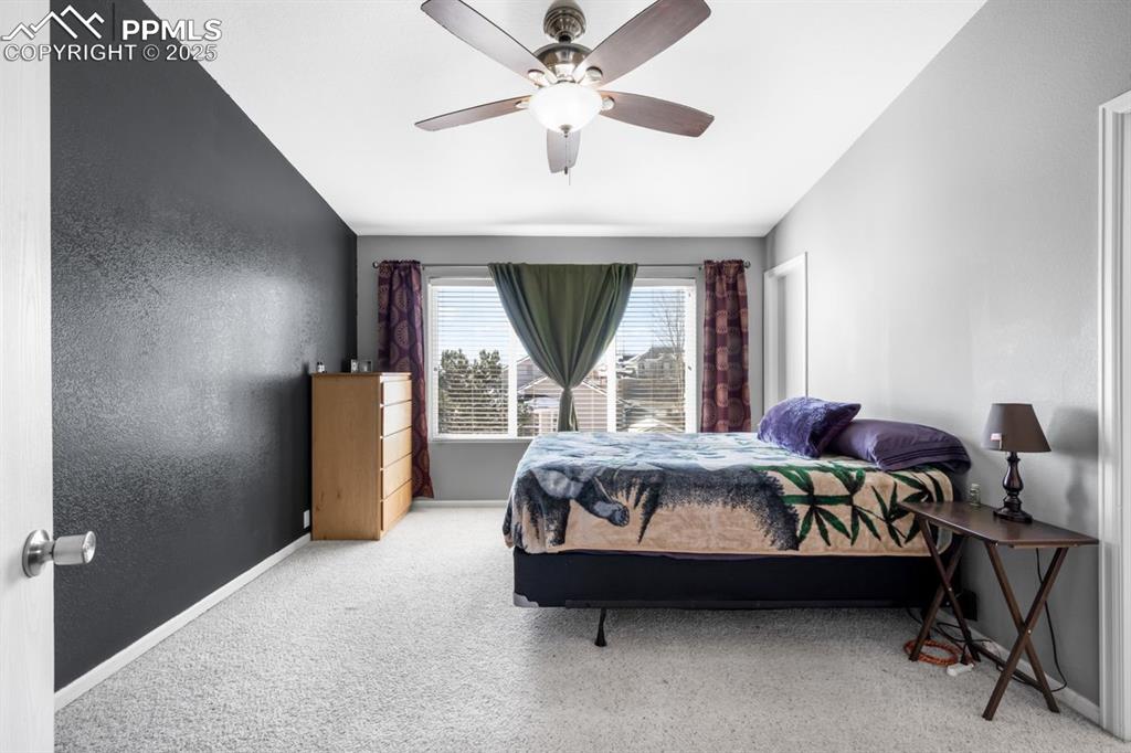 Image 16 of 22: Bedroom