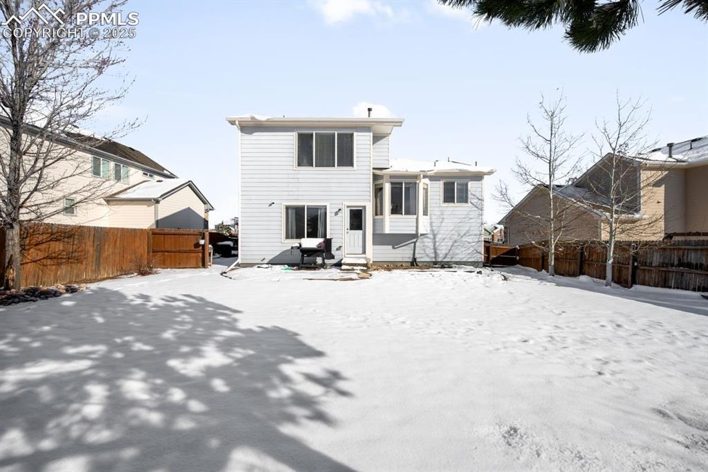 Image 18 of 22: Back of Structure