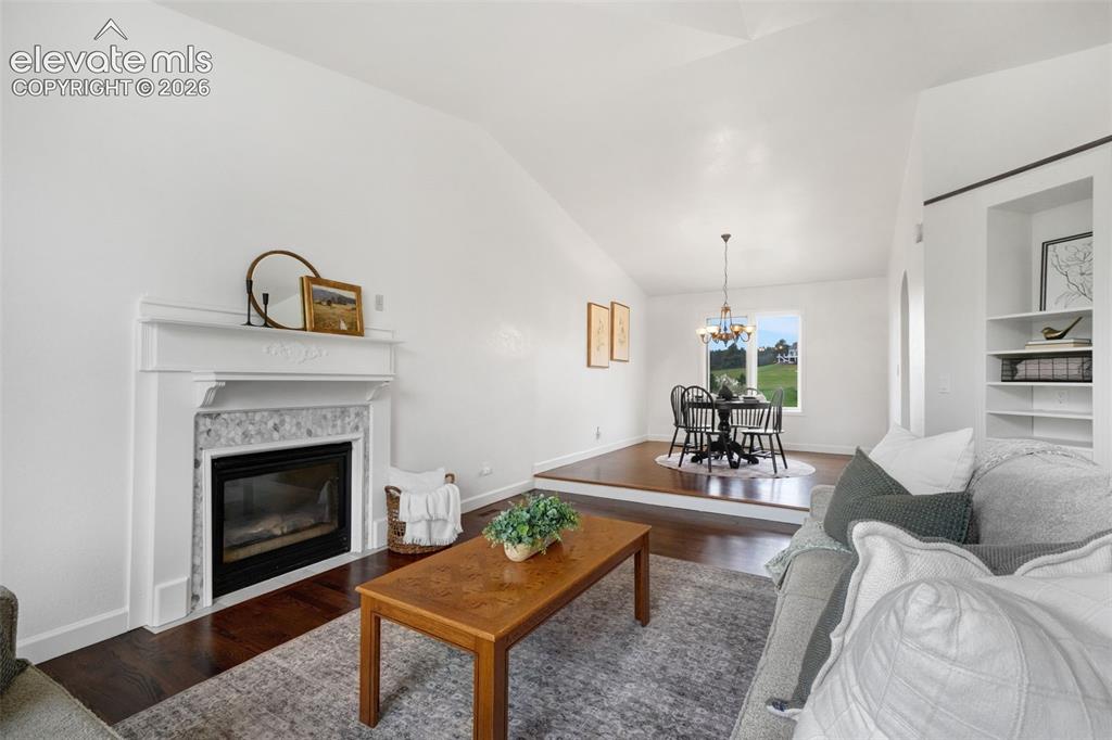 Image 6 of 50: Floor Plan