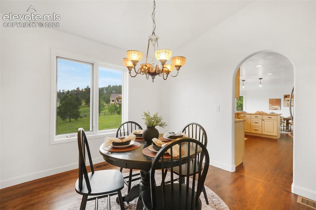 Image 9 of 50: Living Room