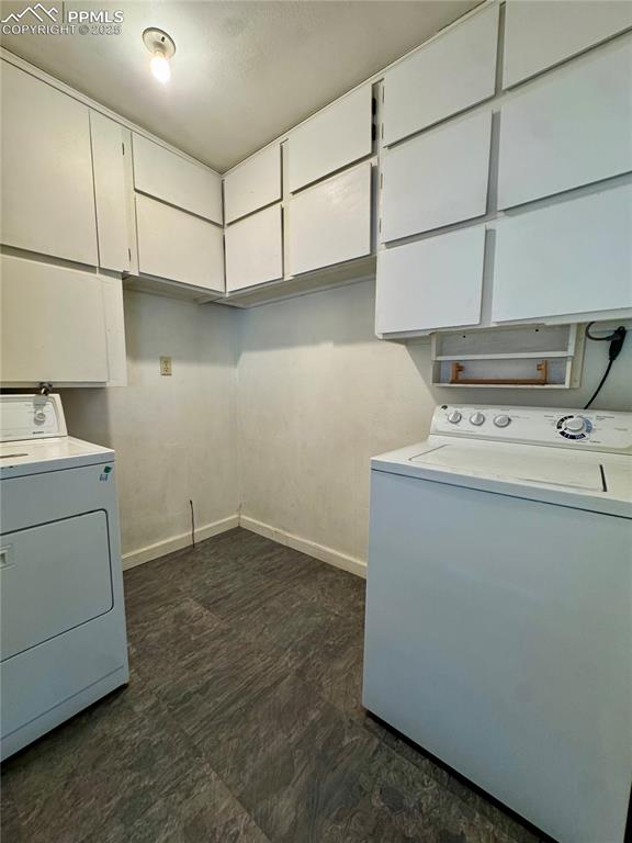 Image 36 of 50: Laundry