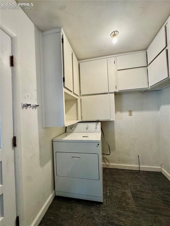 Image 37 of 50: Laundry