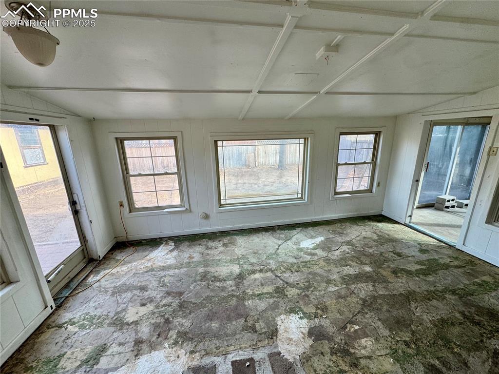 Image 39 of 50: Sun Room