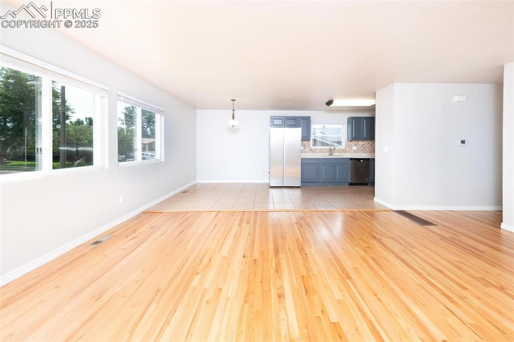 Image 8 of 32: Living Room
