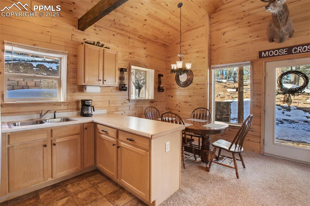 Image 11 of 41: Kitchen