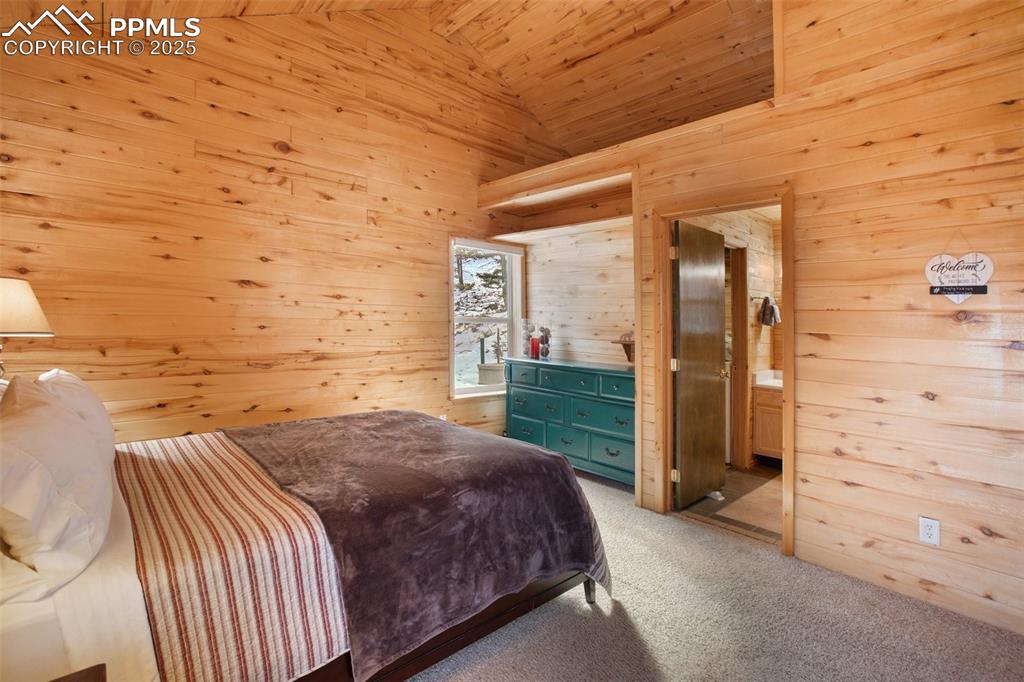 Image 20 of 41: Bedroom