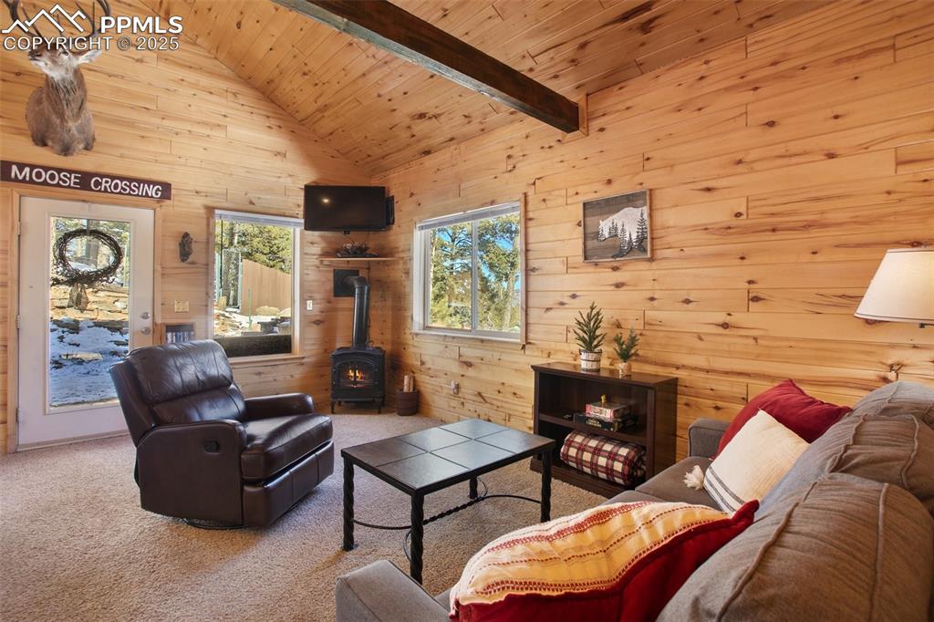 Image 7 of 41: Living Room