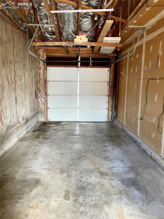 Image 21 of 23: View of garage