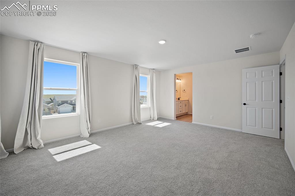 Image 20 of 44: Bedroom