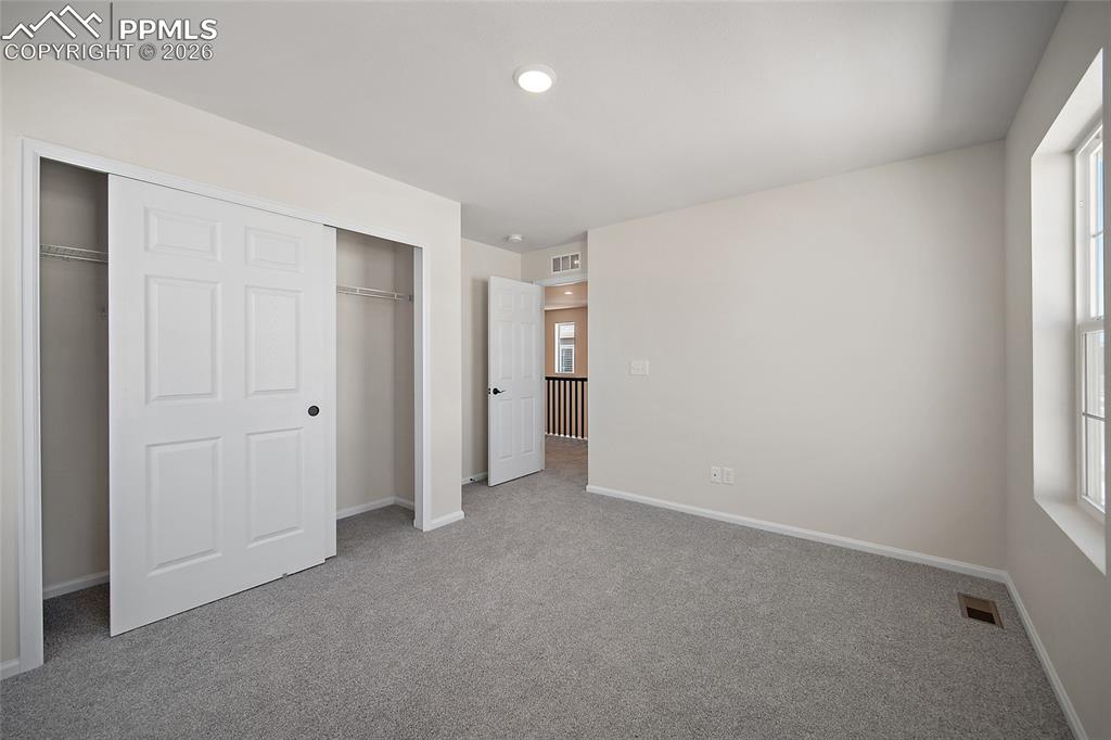 Image 31 of 44: Bedroom