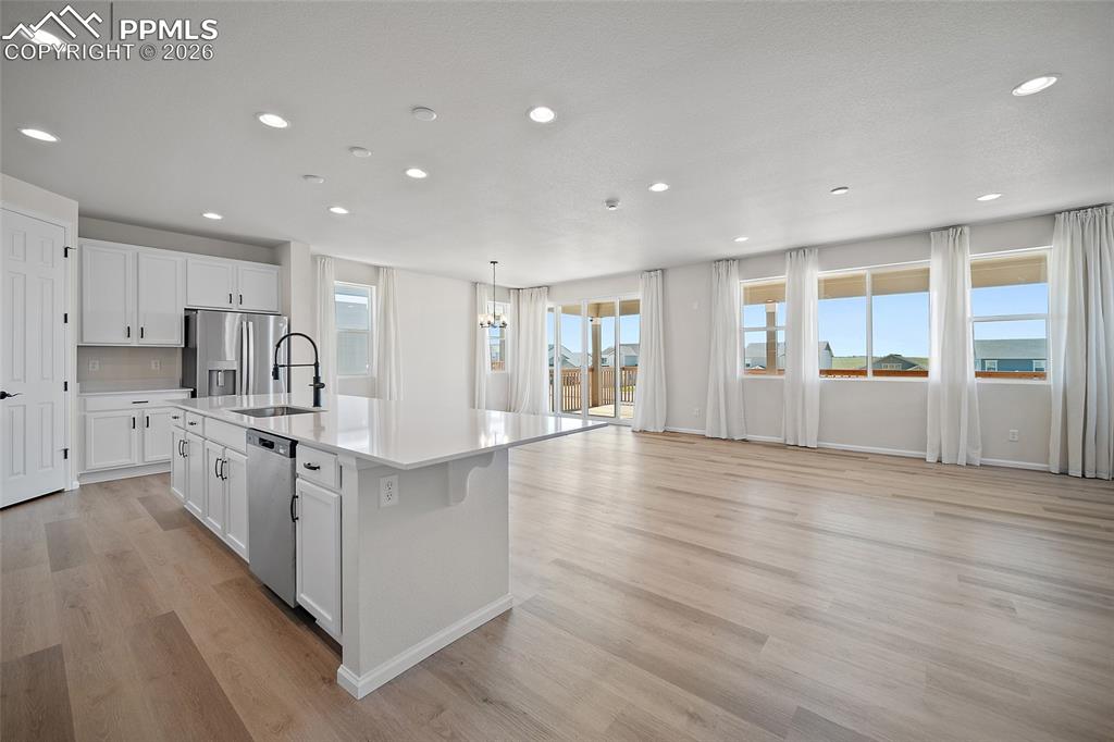 Image 4 of 44: Kitchen