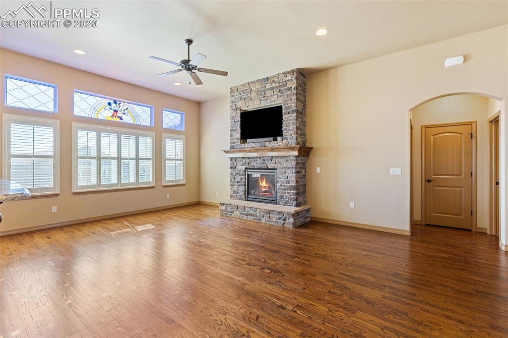 Image 11 of 50: Living Room