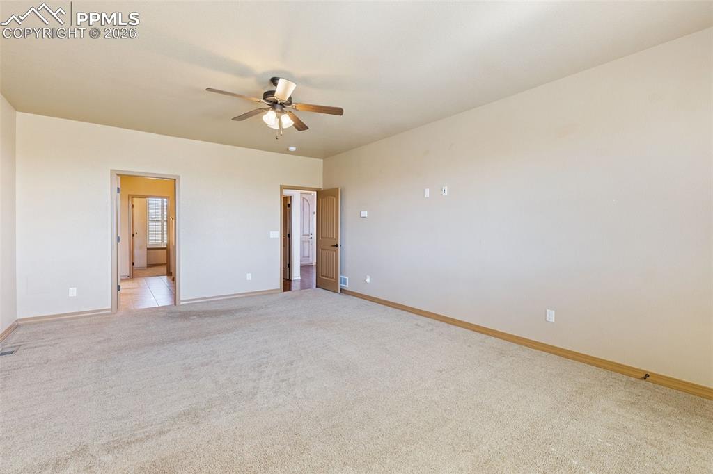 Image 24 of 50: Bedroom