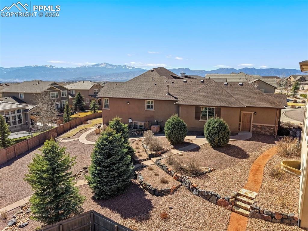 Image 6 of 50: Back of Structure