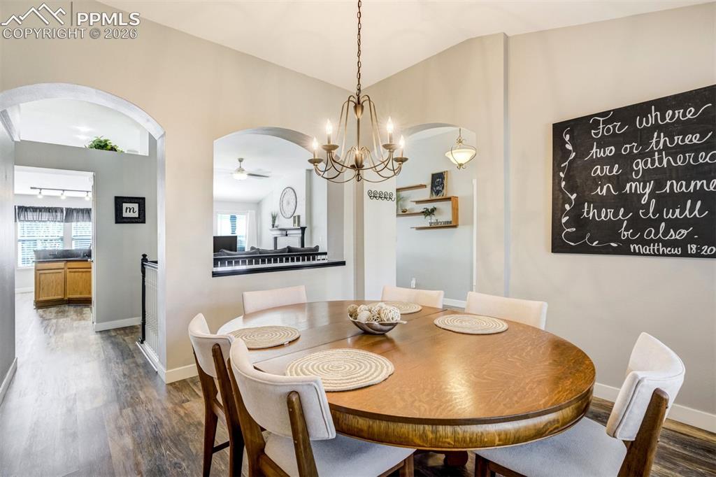 Image 9 of 49: Dining Area