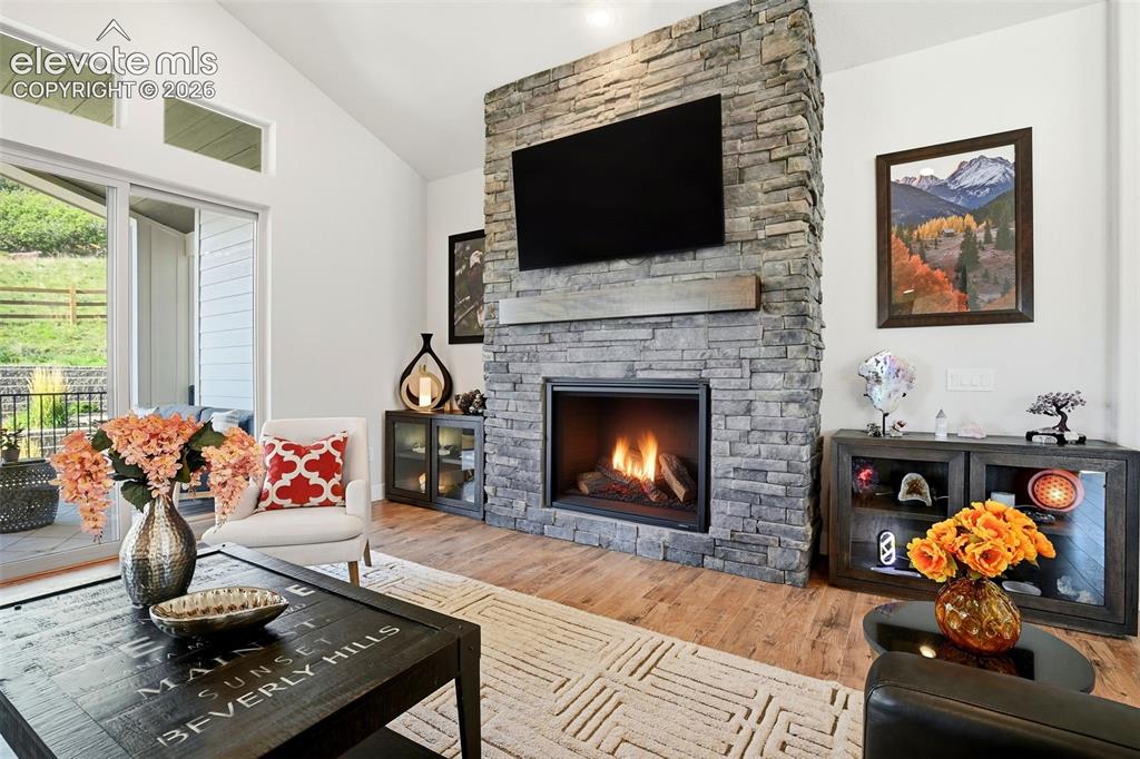 Image 14 of 46: Living Room