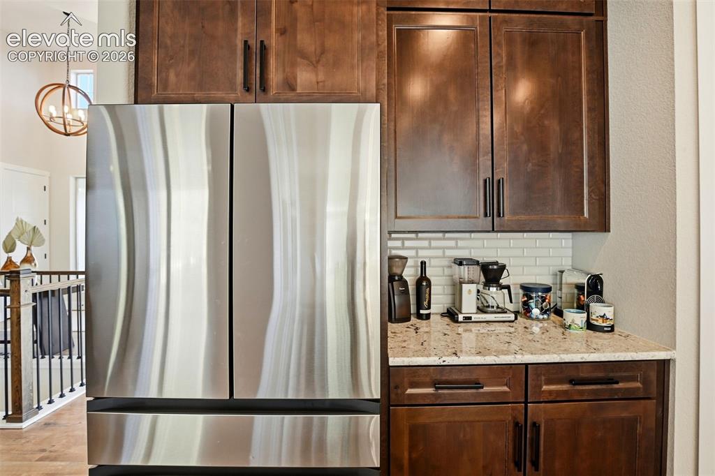 Image 18 of 46: Kitchen