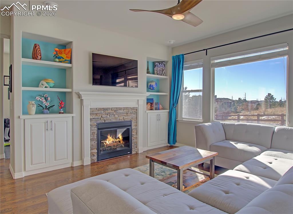 Image 10 of 43: Living Room