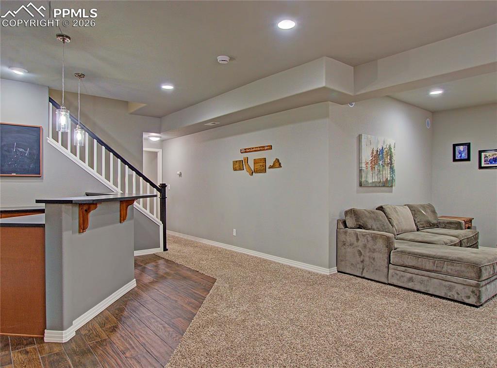 Image 39 of 43: Living Room