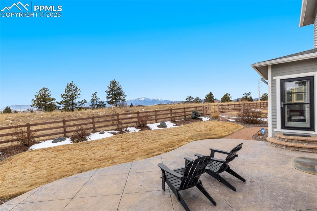 Image 44 of 46: Patio