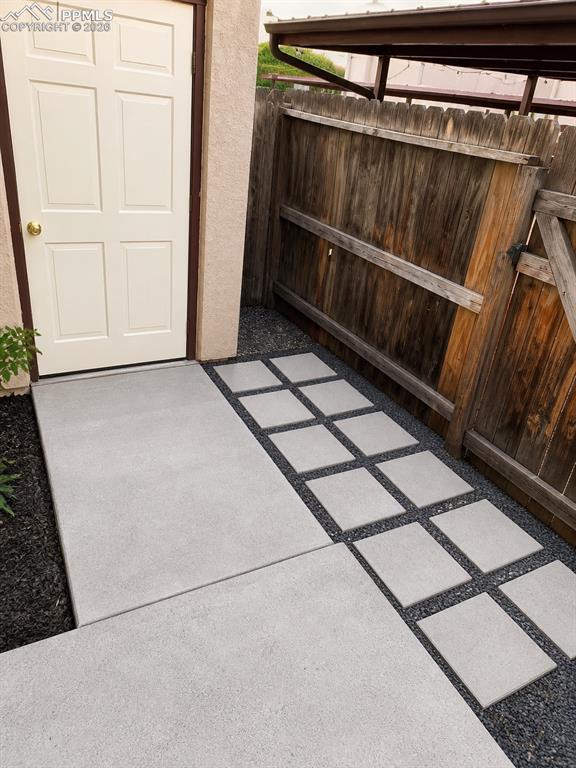 Image 10 of 10: Patio