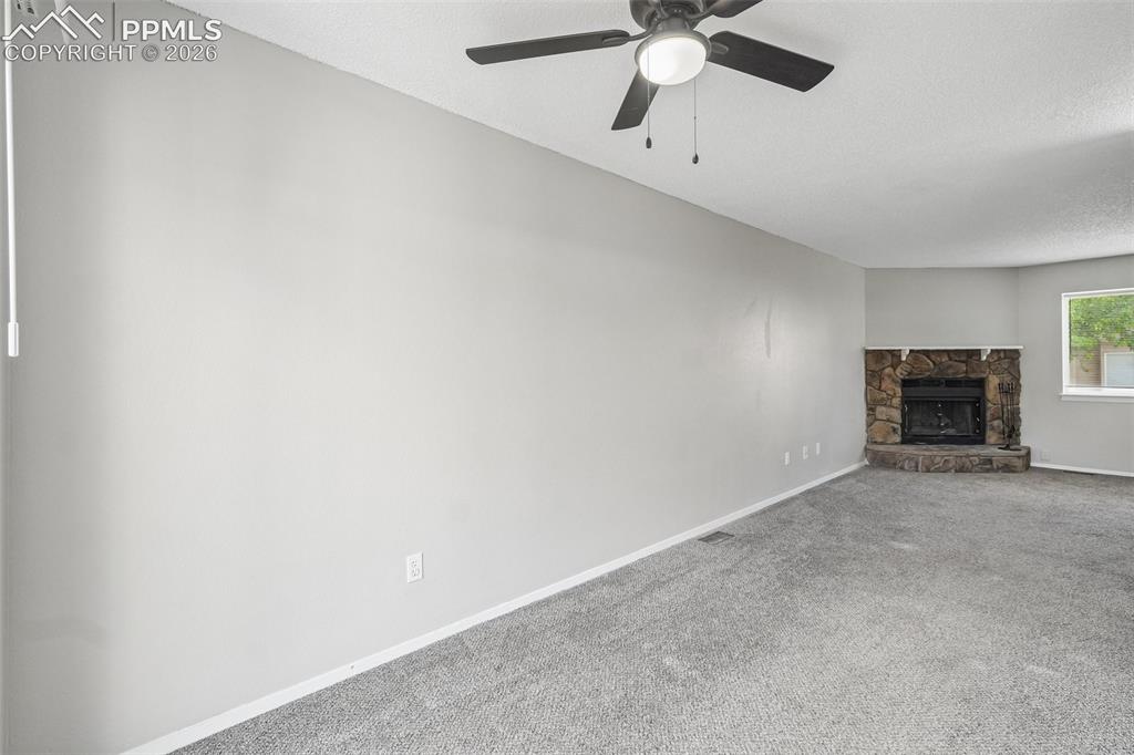 Image 16 of 36: Living Room