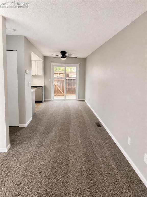 Image 5 of 10: Living Room