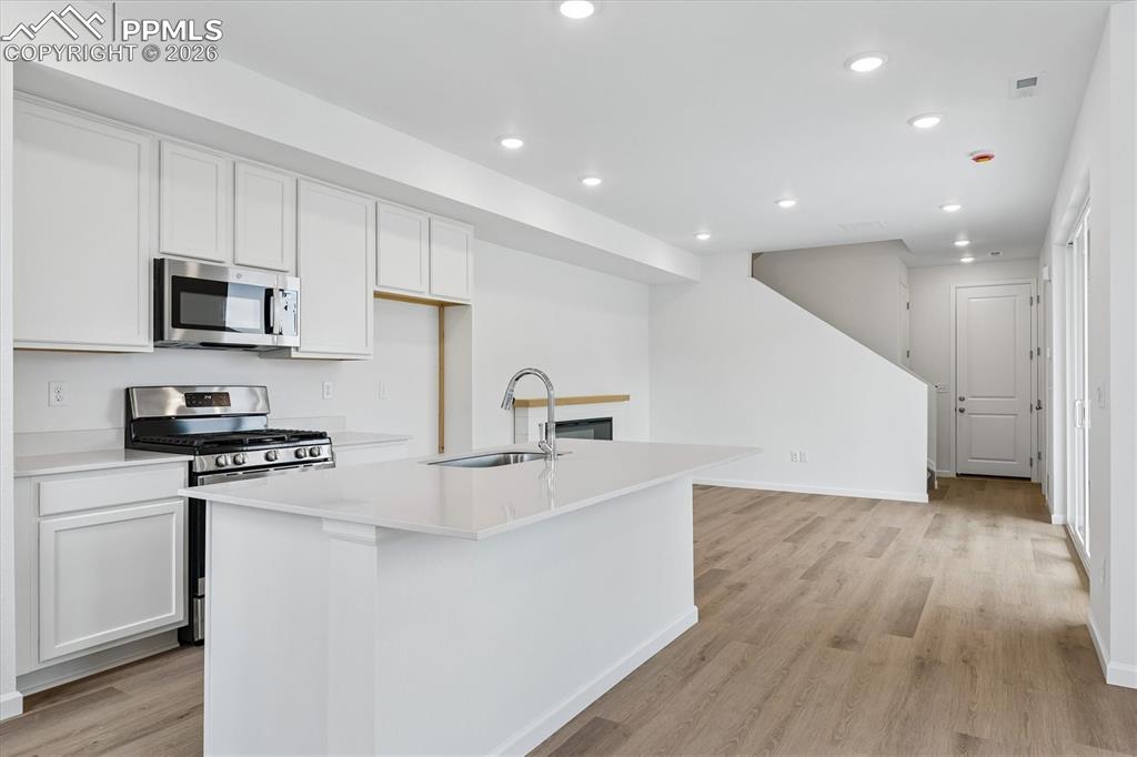 Image 2 of 20: No Description Available