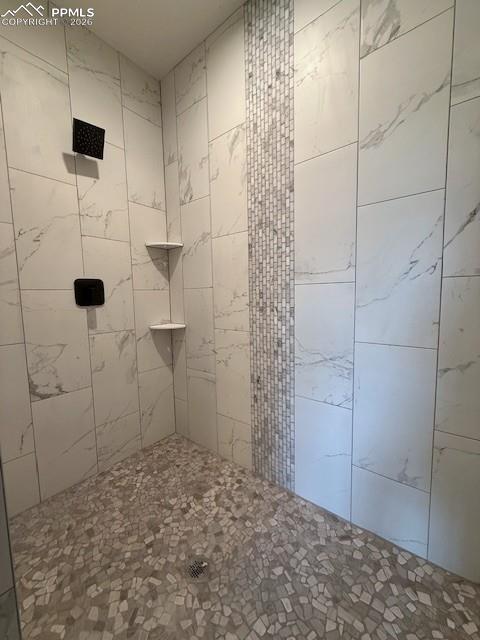 Image 16 of 26: Bathroom