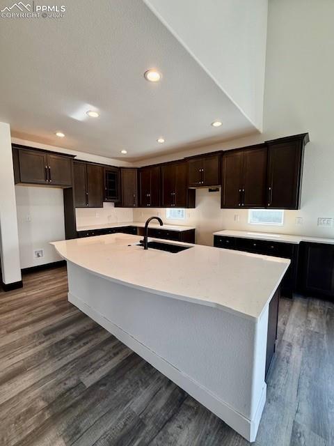 Image 5 of 26: Kitchen