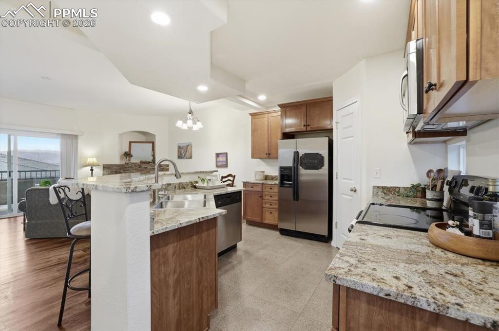 Image 3 of 32: Kitchen