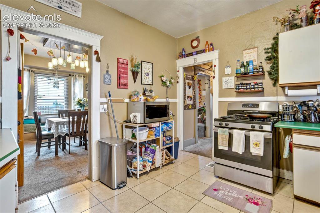 Image 11 of 37: Kitchen