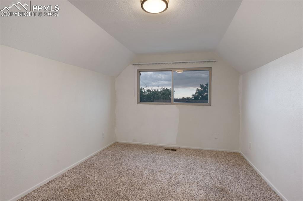 Image 12 of 20: Bonus Room